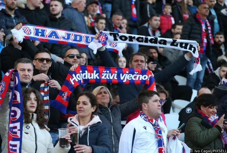 Predivna atmosfera na punom Poljudu: Torcida je napravila posebnu koreografiju za okršaj s najljućim rivalom