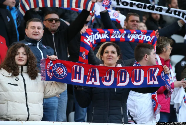 Predivna atmosfera na punom Poljudu: Torcida je napravila posebnu koreografiju za okršaj s najljućim rivalom
