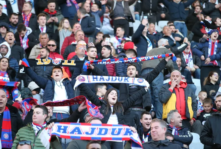 Predivna atmosfera na punom Poljudu: Torcida je napravila posebnu koreografiju za okršaj s najljućim rivalom