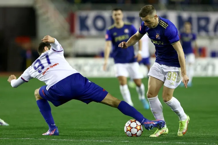 Zavirite na prepuni Poljud i pogledajte veliki okršaj nogometaša Hajduka i Dinama