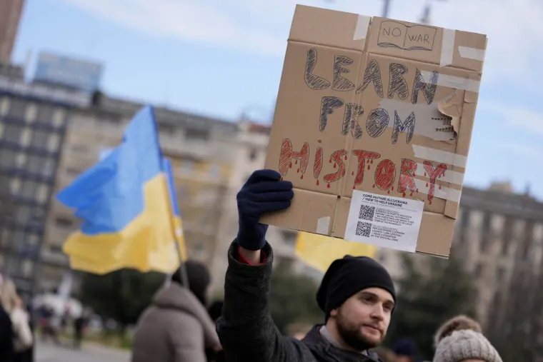 Održani prosvjedi diljem Europe u znak podr&scaron;ke Ukrajini