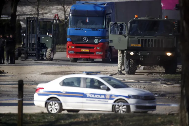 Pogledajte izbliza vojno-izviđački dron srednjeg dometa 141 Strizh