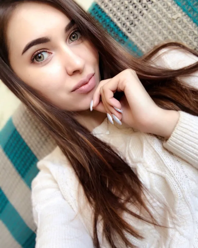 Jedan od najistaknutijih takvih primjera zabilježen je 2014. godine, kada je Mei Aisi, pripadnik kineske radničke klase, praktički stekao nacionalnu slavu jer je oženio 12 godina mlađu Ukrajinku.