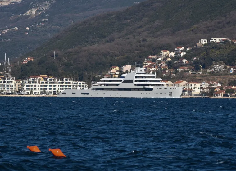Jadranom pluta ruska neprobojna grdosija od 150 metara u vlasništvu najpoznatijeg oligarha