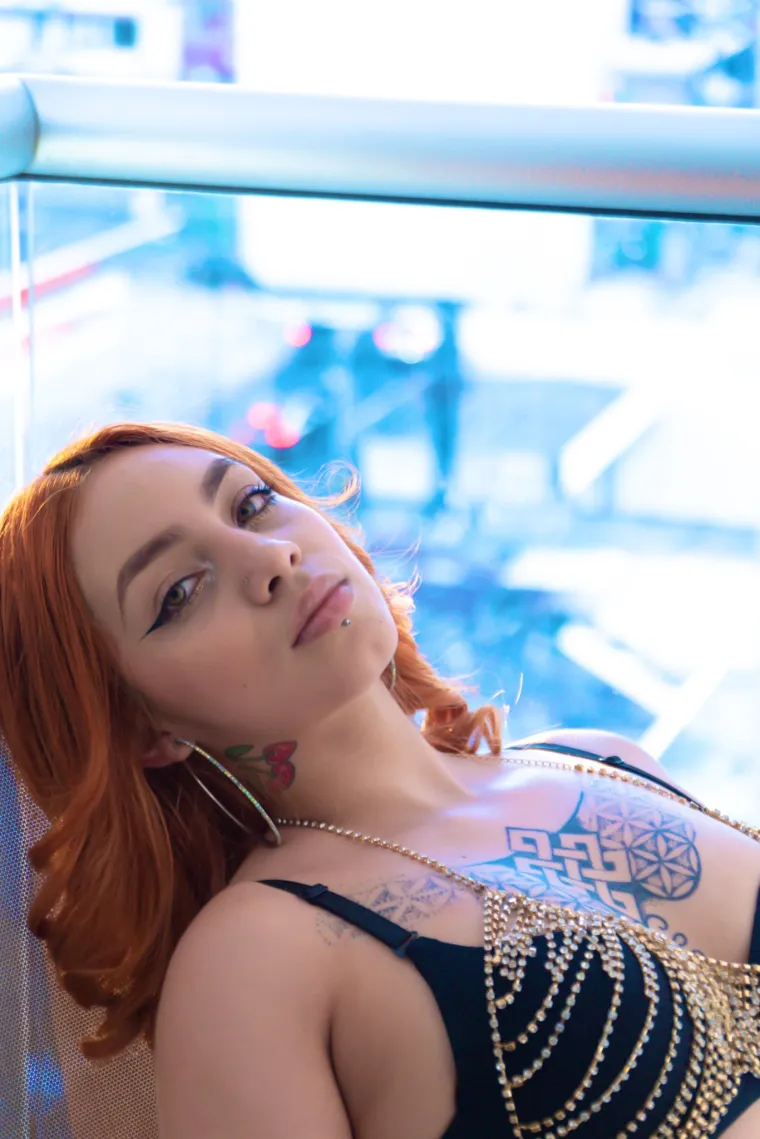 Procurio pornografski video slavne influencerice, poseksala se nasred ulice!