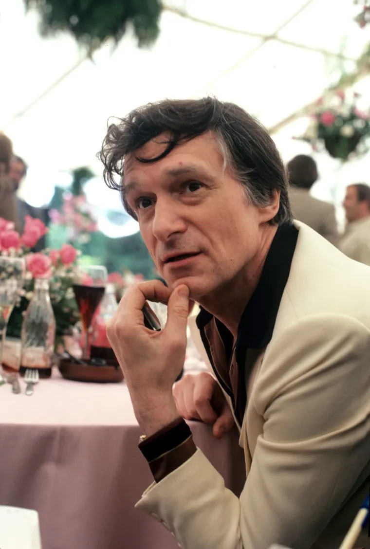 &quot;Vjerujem u simbolične stvari. Provesti vječnost pored Marilyn je preslatko da bi se propustilo&quot;, rekao je Hefner 2009. godine za Los Angeles Times. 