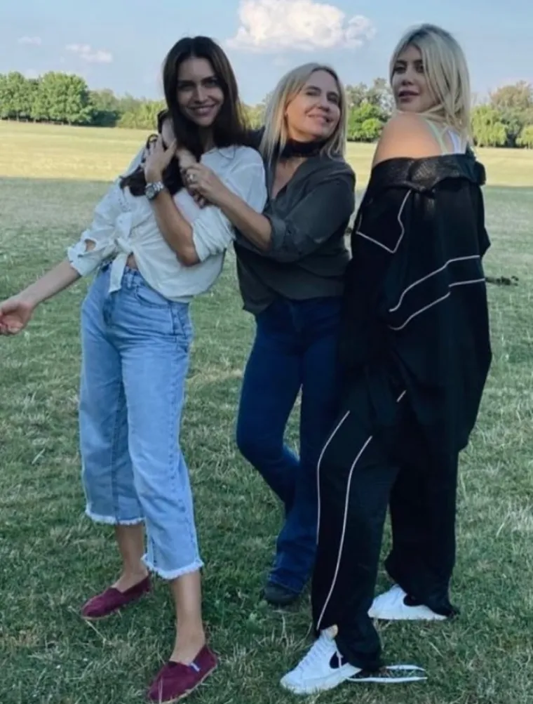 Wanda objavila fotografiju svoje majke i sve &scaron;okirala. Sad znamo na koga ima velike grudi