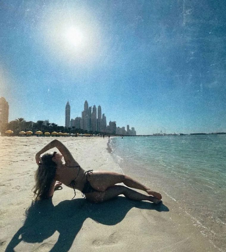 Sonja Kovač u bikiniju! Ovakve obline se rijetko viđaju i zato joj baš svaki model stoji perfektno