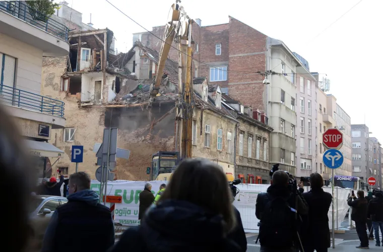 Napokon, nakon dvije godine, počelo ru&scaron;enje simbola zagrebačkog potresa!