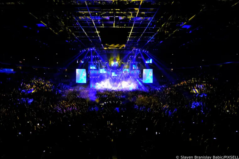 Petar Grašo usred koncerta doznao sretnu vijest, a posebno iznenađenje priredio je njegov punac Tonči Huljić