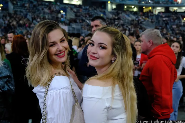 Petar Grašo usred koncerta doznao sretnu vijest, a posebno iznenađenje priredio je njegov punac Tonči Huljić