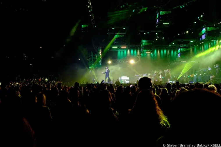 Petar Grašo usred koncerta doznao sretnu vijest, a posebno iznenađenje priredio je njegov punac Tonči Huljić