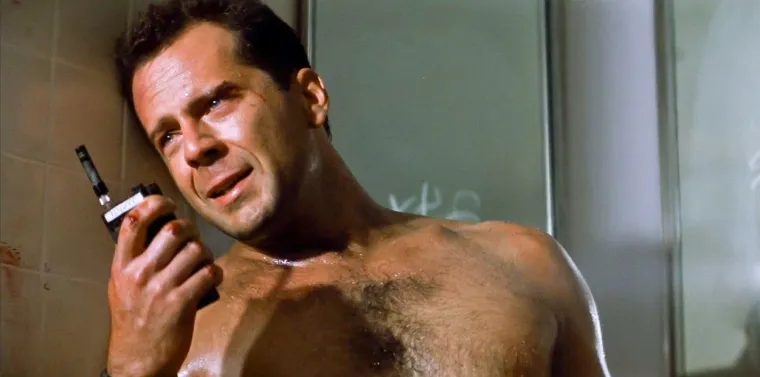 Iako se isprva nagađalo da neće morati javno priznati svoje zdravstveno stanje te će, zahvaljujući bubici u uhu, moći nastaviti raditi, to se s vremenom ipak promijenilo. Prije negoli je donio odluku da više neće glumiti, Willis je snimio velik broj filmova u kratkom periodu, a budući da je riječ o lošoj glumi i lošem odabiru, ove godine na dodjeli Zlatne maline osmišljena je i posebna kategorija upravo za njega.