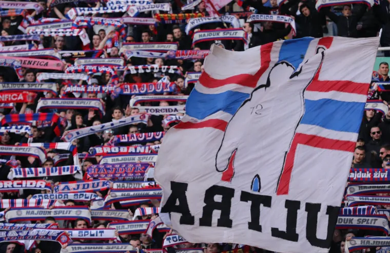 Zavirite u atmosferu na Poljudu: Hajduk ponovno došao podržati velik broj navijača
