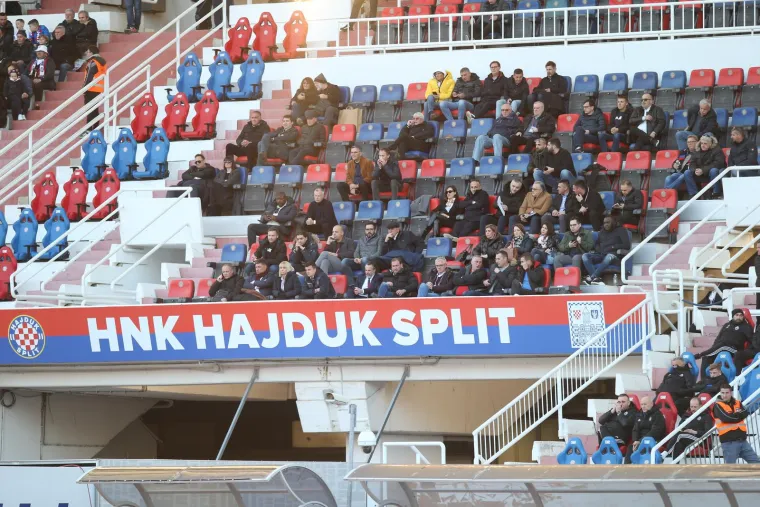 Zavirite u atmosferu na Poljudu: Hajduk ponovno došao podržati velik broj navijača