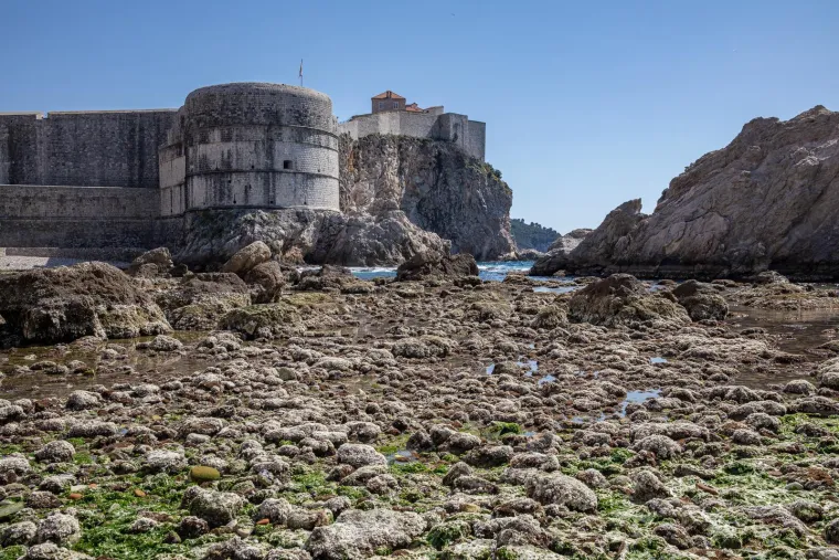 Kamo je pobjeglo more? Nesvakidašnji prizor na Pilama, Dubrovnik se rijetko vidi u ovom izdanju...