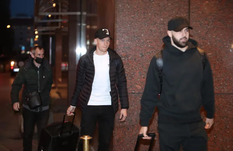 Kamere uhvatile naše reprezentativce na okupljanju u hotelu. Sad je sve jasno, dečki su razotkriveni, evo što su radili