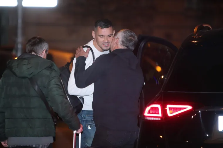 Kamere uhvatile naše reprezentativce na okupljanju u hotelu. Sad je sve jasno, dečki su razotkriveni, evo što su radili