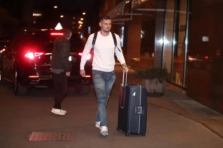 Kamere uhvatile naše reprezentativce na okupljanju u hotelu. Sad je sve jasno, dečki su razotkriveni, evo što su radili