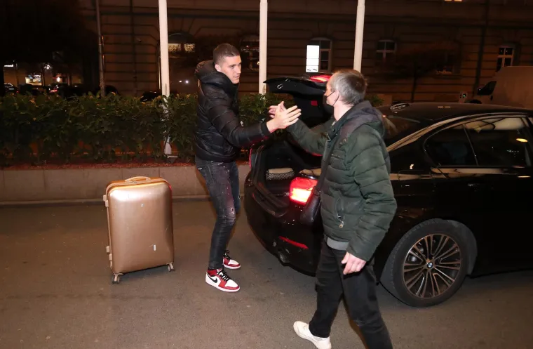 Kamere uhvatile naše reprezentativce na okupljanju u hotelu. Sad je sve jasno, dečki su razotkriveni, evo što su radili