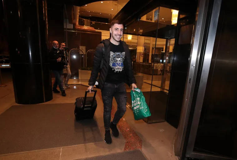 Kamere uhvatile na&scaron;e reprezentativce na okupljanju u hotelu. Sad je sve jasno, dečki su razotkriveni, evo &scaron;to su radili