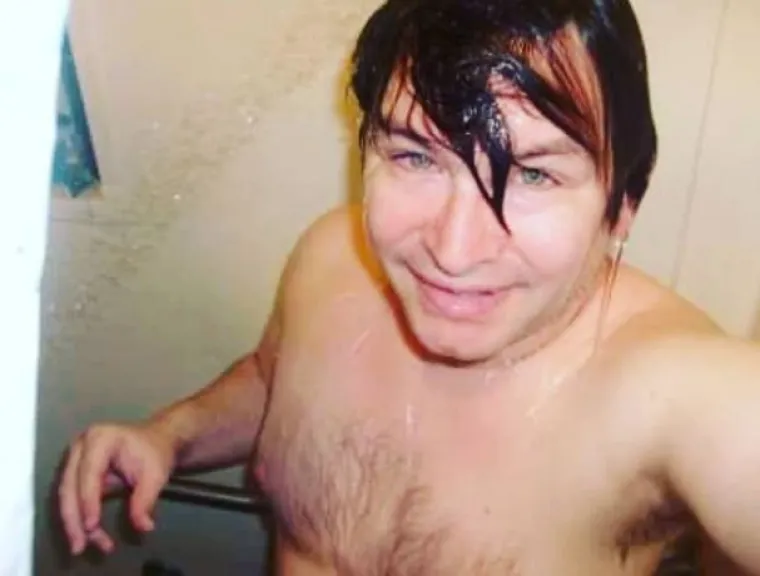 4. Koje su loše strane? JF: &quot;Uvjerenja drugih. Iz nekog razloga, imati penis od skoro 34 centimentara znači da sam loša osoba ili da sam egoist ili pornozvijezda ili da sam glup. Također, muka mi je i od ljudi koji žele ga izmjerim pred njima. Učinio sam to 10 tisuća puta.&quot;