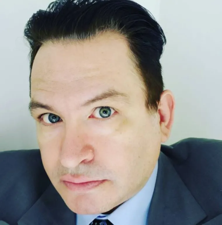 10. Koliko često vam se dogodilo da ste se morali prestati seksati jer ste preveliki? JF: "Gledaj, imao sam jednu partnericu koja je rekla da se seksala s mu&scaron;karcima s velikim penisima i uvijek ju je boljelo. No, za nju ja sam bio &scaron;okantno nebolan, iako mi je penis malo deblji od zape&scaron;ća. Ionako sam prilično spor. Obožavam se ljubiti i prilično sam dobar u oralnom seksu. Samo polako."