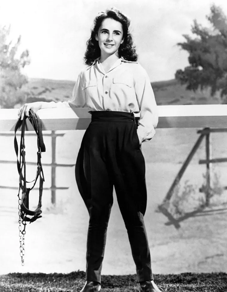Na kinoplatna glumica je došla u dobi od 11 godina u filmu &quot;Jane Eyre&quot;, prije nego što se proslavila u filmu &quot;National Velvet&quot; 1944. godine.