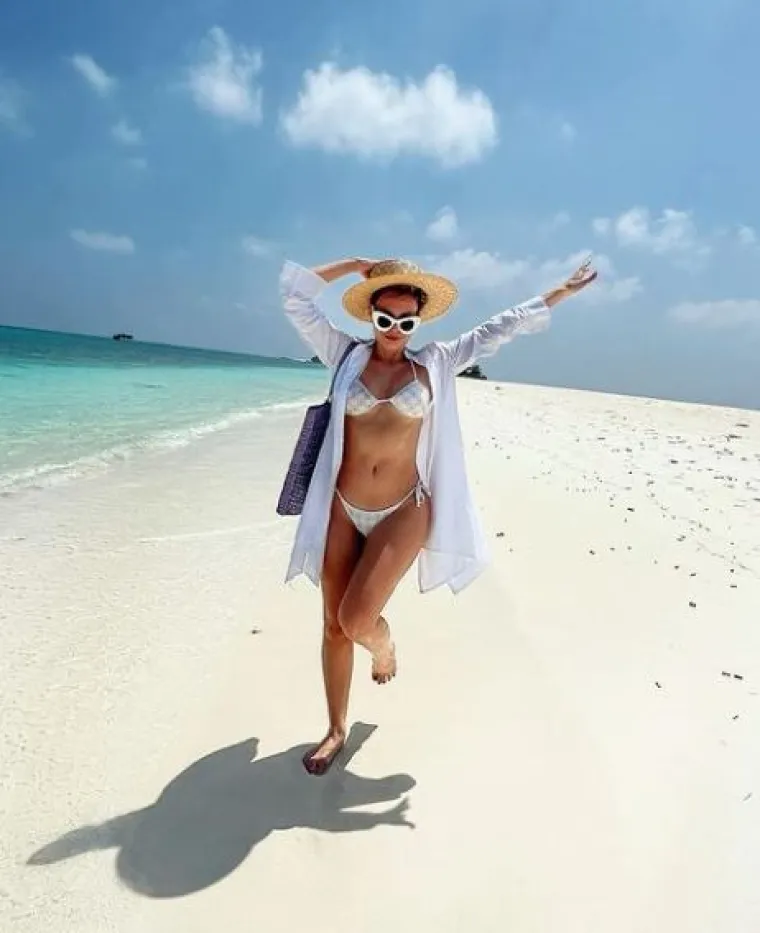 Sonja Kovač s dečkom uživa na privatnoj plaži Maldiva i neumorno štanca seksi fotke