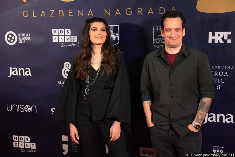  Osijek: Dolazak poznatih na dodjelu diskografske nagrade Porin  