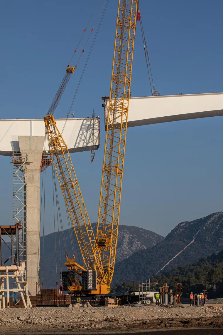 Konačno spojena najvažnija dionica na pristupnim cestama Pelje&scaron;kog mosta - most Ston