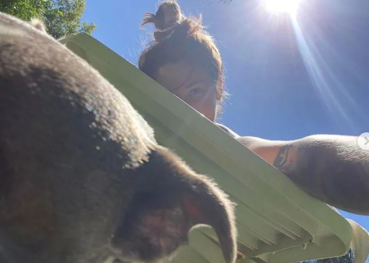 &quot;Nemam granica kad je seks u pitanju. Nogometaši su posebni, vole eksperimentirati i nekad me ne odbijaju. Volim biti s njima, stvarno me pale. Volim sve poze, najbolja mi je ona straga&quot;, rekla je jednom prilikom kad je priznala da je najčudnije mjesto na kojem se seksala parkić pored dječjeg vrtića.