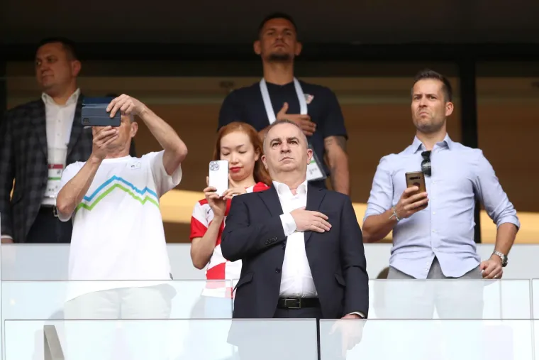 Evo tko je do&scaron;ao pogledati Vatrene u Dohi. Hrvatska je hit, nitko ju ne propu&scaron;ta. I poznata Hrvatica je isto na tribinama