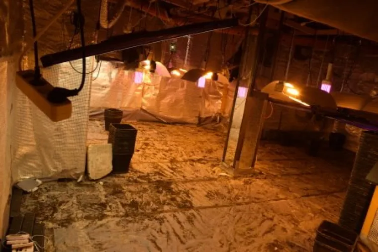 FOTOGALERIJA Otkrili 5 laboratorija za uzgoj marihuane u centru Zagreba i 106 kg u kombiju, PUZ sve objavio