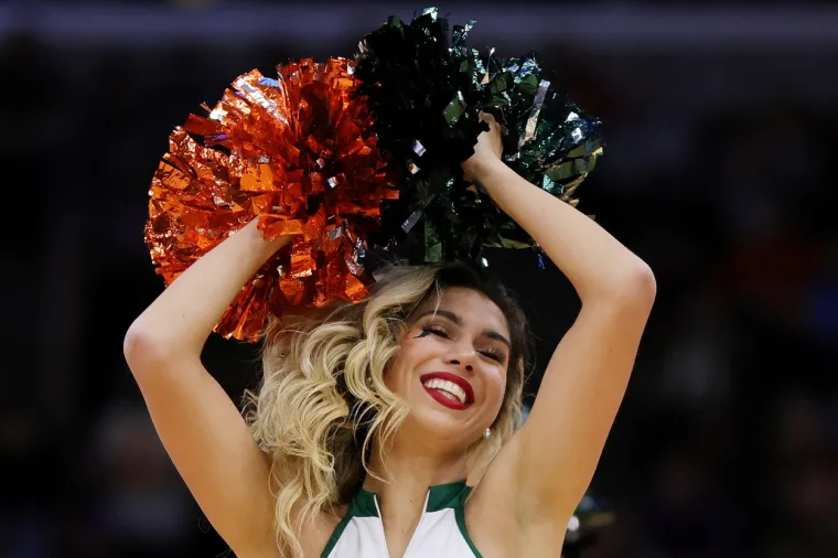 Pogledajte prizore općeg ludila u Americi. Sljedeći vikend donosi spektakl, one su spremne za akciju