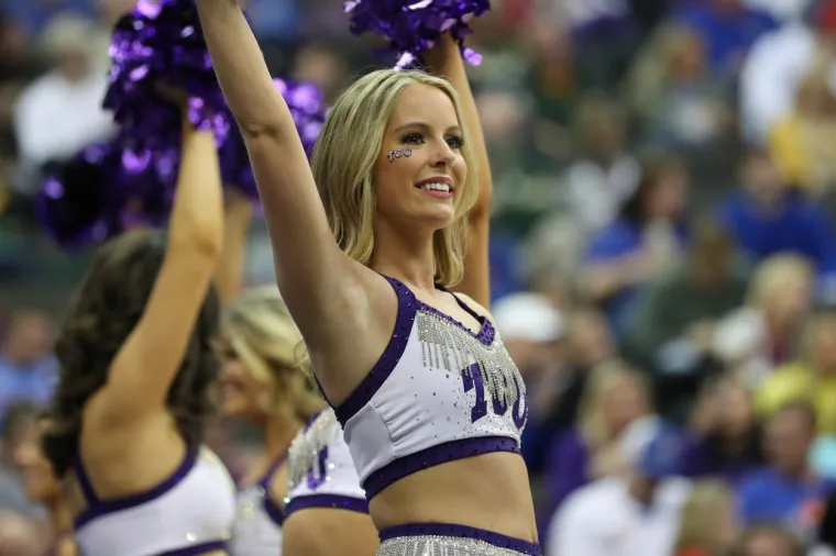 Pogledajte prizore općeg ludila u Americi. Sljedeći vikend donosi spektakl, one su spremne za akciju