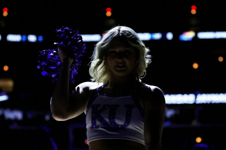 Pogledajte prizore općeg ludila u Americi. Sljedeći vikend donosi spektakl, one su spremne za akciju