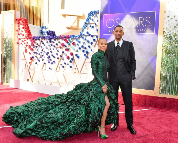 Sva sreća da je Jada Pinkett Smith obukla preludu haljinu i uspjela skrenuti pozornost s 'pobješnjelog' Willa