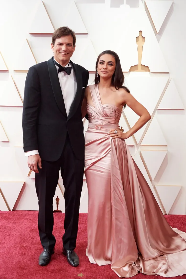 Mila Kunis i Ashton Kutcher napokon se malo opustili: Cijeli su se dali za Ukrajinu, zaslužili su ovako zablistati!