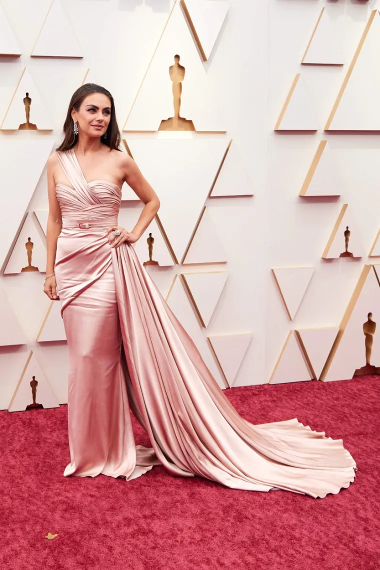 Mila Kunis i Ashton Kutcher napokon se malo opustili: Cijeli su se dali za Ukrajinu, zaslužili su ovako zablistati!
