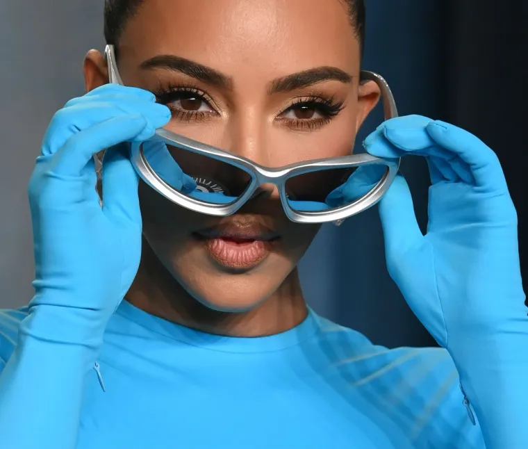 Kim Kardashian nadmašila i holivudske dive: Kad se pojavila na Oscarima, sve je eksplodiralo od oblina