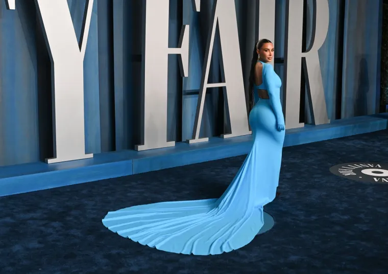 Kim Kardashian nadmašila i holivudske dive: Kad se pojavila na Oscarima, sve je eksplodiralo od oblina