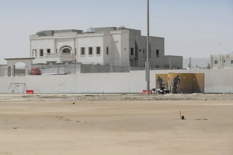 Ovdje bi Vatreni trebali biti smješteni za vrijeme Mundijala. Zavirite u 'nogometni Pentagon' usred pustinje koji izgleda poput vojne utvrde