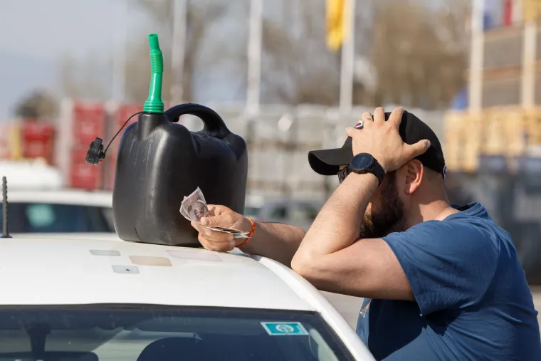 U tjednu kada je uhićena Marina Lovrić Merzel, cijena litre benzina prosječno je iznosila 7,98 kuna, dok je dizel stajao oko 8,05 kuna za litru.