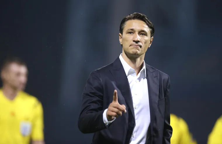 Kada je uhićena Marina Lovrić Merzel, izbornik Hrvatske nogometne reprezentacije bio je Niko Kovač. Nakon njega dvije godine je šef Vatrenih bio Ante Čačić, a na toj funkciji ga je 2017. godine naslijedio sadašnji izbornik Zlatko Dalić.
