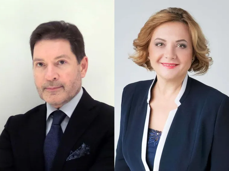  Heathfield i Foley: Tim i Alex Foley, braća rođeni u Kanadi i odrasli u okolici Bostona. Tipični američki dječaci koji su  otkrili su da su njihovi roditelji ruski špijuni tek kada je FBI razvalio ulazna vrata i došpao s nalogom za uhićenje.  Donald Heathfield i Tracey Foley bila su aliasi  Andreja Bezrukova i Elene Vavilove. Oboje su rođeni u Sovjetskom Savezu i regrutirani su kao par od strane KGB-a kasnih 70-ih. Prošli su obuku u Moskvi, a zatim su prebačeni u Kanadu, gdje su izgradili pozadinu kao tipična sjevernoamerička obitelj. Bili su dio  mreže špijuna spavača bez diplomatskog pokrića koji su živjeli normalnim životima, čekajući upute od nadređenih. Par je imao dva glavna zadatka: olakšati komunikaciju između američkih i sovjetskih kontakata i djelovati kao spavači  u slučaju da izbije rat između Sjedinjenih Država i Sovjetskog Saveza.
U Kanadi, Heathfield je diplomirao međunarodnu ekonomiju na Sveučilištu York. Par se preselio u Sjedinjene Države, gdje je Heathfield otišao na Harvard i počeo raditi kao agent pod Putinom. Pokrenuo je konzultantsku tvrtku kojom se infiltrirao u poslovne krugove. Sve informacije koje je Heathfield prikupio prenesene su u Rusiju putem digitalne steganografije, metode koda u kojoj se slike s porukama sadržanim u njihovim pikselima postavljaju na internet kako bi ih rukovatelji dešifrirali.
Par je bio pod nadzorom američke vlade otkako se preselio u zemlju, a konačno su uhićeni 2010. Pretpostavlja se da su se previše približili osjetljivim informacijama  pa su uhićeni. Također se nagađa da je dvostruki agent Aleksandar Potejev, koji je prebjegao u Ameriku, igrao ulogu u njihovom uhićenju.
