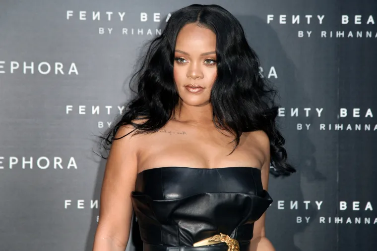 Rihanna je na svom Barbadosu toliko popularna da su stanovnici jedan dan u godini proglasili Danom Rihanne. Na taj dan se svi okupljaju kako bi na velikom partyju slavili i plesali uz Rihannine pjesme.
