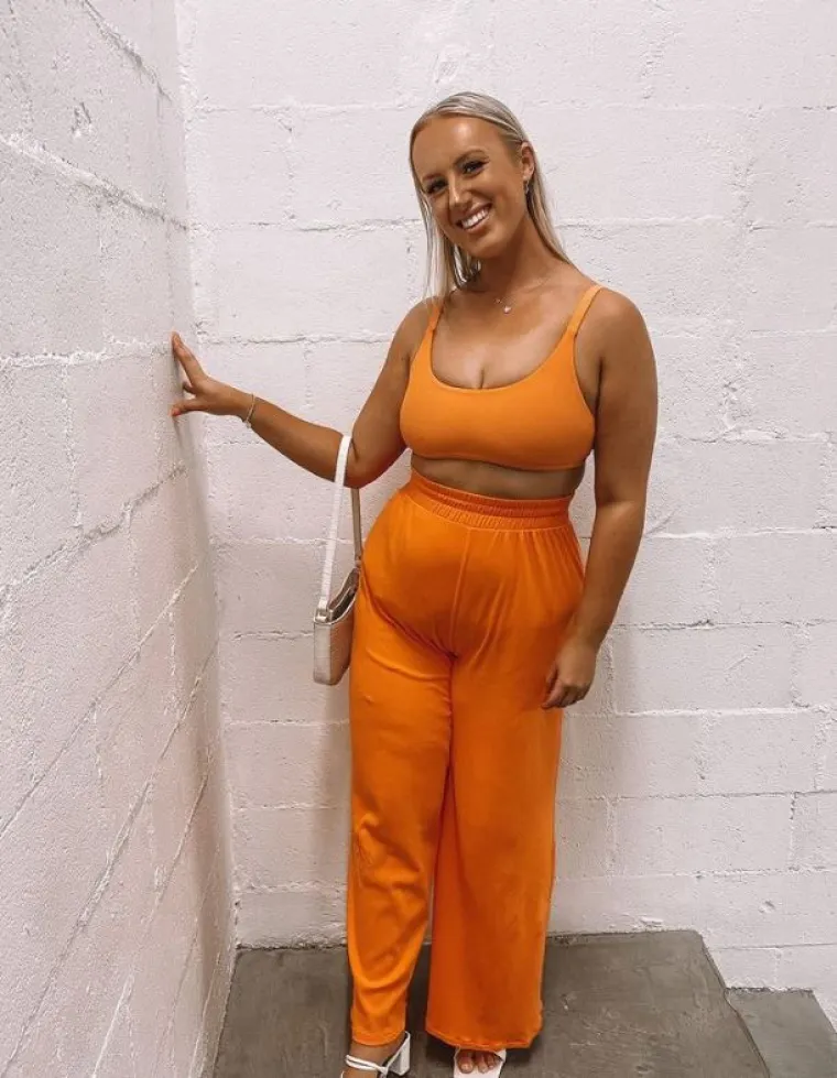 U komentarima se nalaze tisuće žena kojima je Elloise pomogla da se osjećaju sigurnije.
Jedna obožavateljica je rekla: &ldquo;Način na koji izgledamo je najmanje zanimljiv dio nas!! Toliko te volim i tako sam ponosna na sve &scaron;to radi&scaron;. Nevjerojatna si", dok je druga dodala: "Vi ste nam svima inspiracija."
