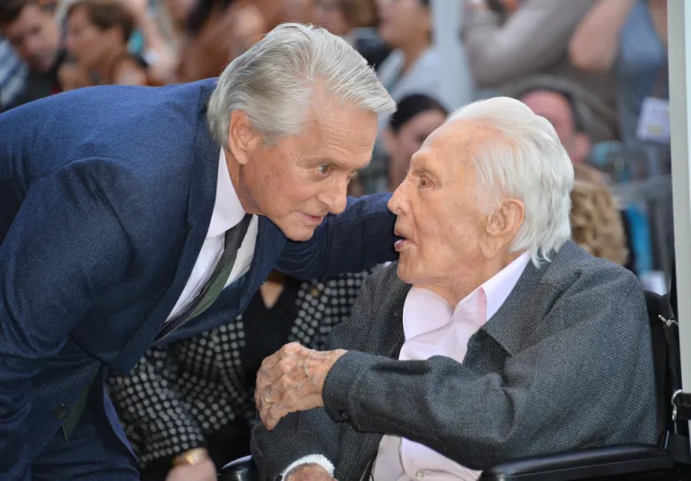 Kirk, otac Michaela Douglasa, također je imao afaziju. Douglas je preminuo 2020. u dobi od 103 godine. Moždani udar 1996. promijenio je njegov život, imao je problema s komunikacijom i borio se s afazijom do svoje smrti.