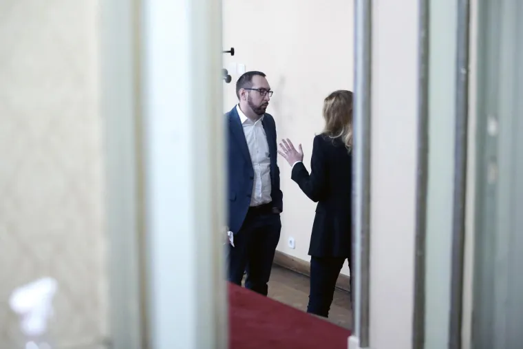 Zvuk sirene upla&scaron;io zagrebačke zastupnike, pogledajte njihovu reakciju